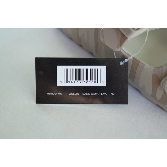 Mia Toulon Womens Sandals Shoes 9 Camo Slip On Arch Support Dual Buckle New - Picture 10 of 10